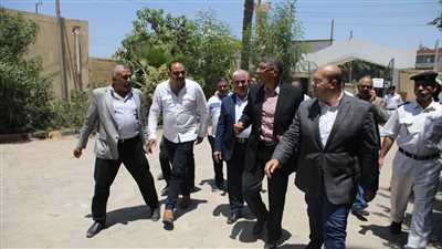 محافظ الجيزة يتفقد الوحدة المحلية بأبو رواش ويوجه بحصر شامل للمعدات المعطلة (صور)