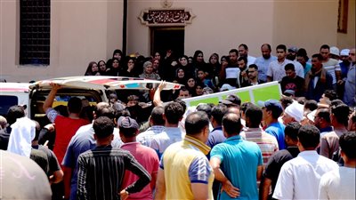 مات في الغربة بحثا عن لقمة العيش، جنازة شعبية لشاب في مسقط رأسه بالدقهلية (صور)