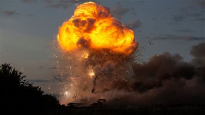 انفجار ضخم بمصنع للمواد الكيميائية في بلغاريا (فيديو)