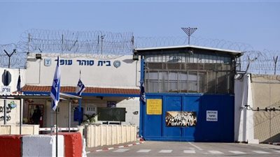 هآرتس عن ضابط إسرائيلي: فقدنا السيطرة داخل قاعدة سدي تيمان بعد اقتحام المتظاهرين