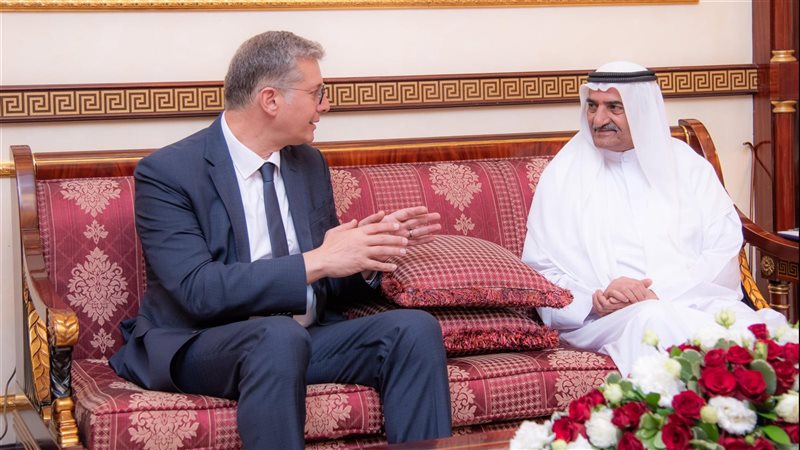 حاكم الفجيرة يستقبل