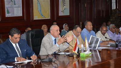 محافظ الأقصر يتابع الموقف التنفيذي لطلبات التصالح في مخالفات البناء