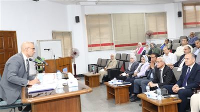 وزير التعليم يستعرض مستجدات مواجهة الكثافة الطلابية وعجز المعلمين