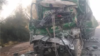 مصرع سائق وإصابة آخرين في حادث تصادم بقنا (صور)