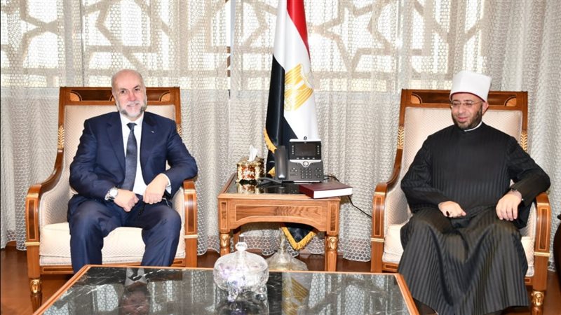وزير الأوقاف يستقبل