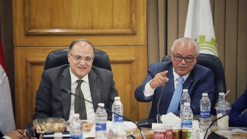 اجتماع بين رئيس هيئة