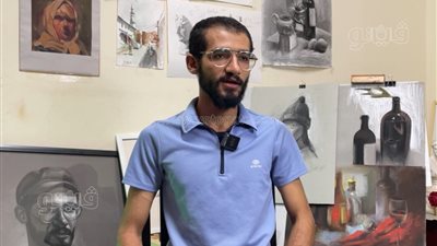 قصة كفاح إسلام عطية في فن الرسم، يواجه الانتقادات بالإبداع (فيديو وصور) 