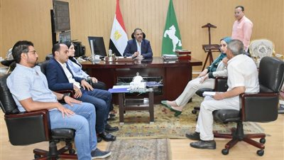 محافظ الشرقية يتابع مشروعات الرصف بالمدن والقرى التابعة