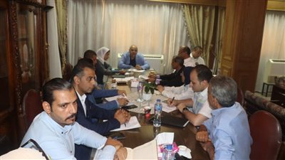 محافظ القليوبية يهنئ الثانية على الثانوية الأزهرية: 