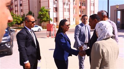 وزيرة التضامن ومحافظ مطروح يتفقدان مجمع 