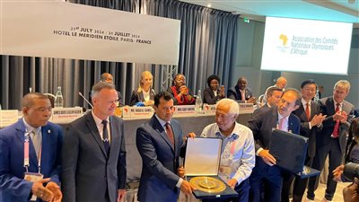 الأنوكا تكرم أشرف صبحي وزير الشباب والرياضة 