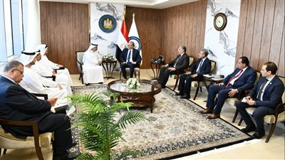 وزير البترول يبحث مع دراجون أويل ودانة غاز الإماراتية سبل زيادة أعمالهم بمصر