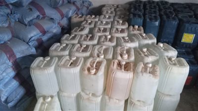 ضبط 100 جركن يوريا و9 شكائر سماد مدعم في السوق السوداء بالبحيرة 