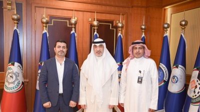 وزير الداخلية الكويتي يزور طبيبا لبنانيا حاولت زميلته توريطه في قضية مخدرات كيدية