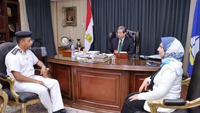 محافظ دمياط يستعرض خطة تحقيق السيولة المرورية بالمحاور الرئيسية