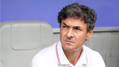 مدرب منتخب إسبانيا يرشح ثلاثي منتخب الفراعنة للاحتراف في أوروبا