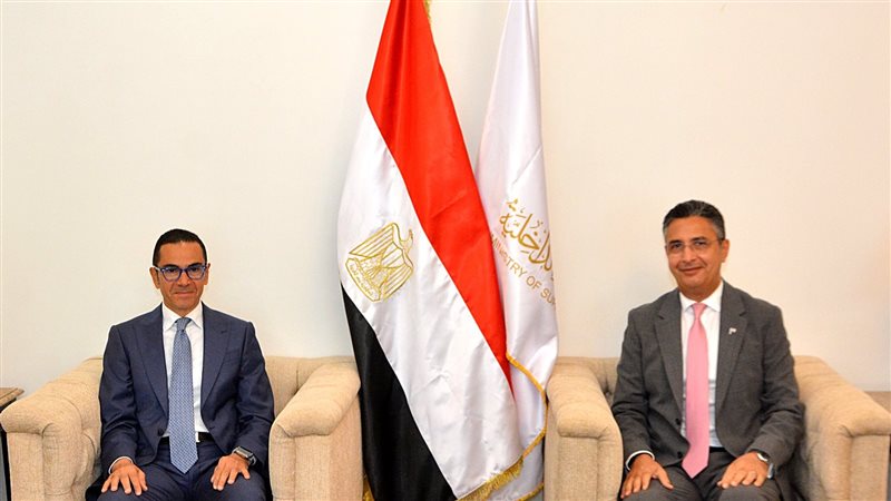 وزيرا التموين والاستثمار،