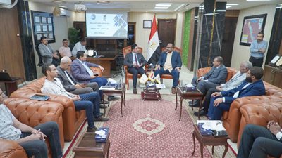 نائب محافظ سوهاج يناقش خطط تشغيل وصيانة خطوط مياه الشرب 