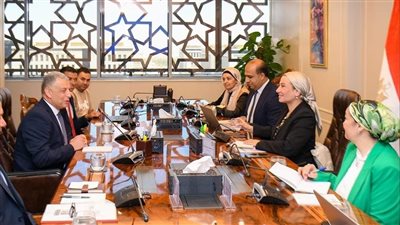 محافظ الإسماعيلية لوزيرة البيئة: منظومة النظافة تحتاج لمزيد من الدعم