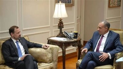 وزير الخارجية يبحث مع المبعوث الأمريكي للسودان جهود وقف إطلاق النار وتوصيل المساعدات الإنسانية