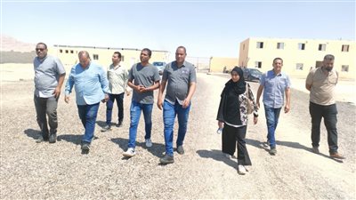 رئيس مدينة إسنا يتفقد مشروع مزارع بلادي للإنتاج الداجني