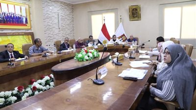 الزملوط يبحث تعزيز التعاون مع الرقابة الإدارية لتحسين الخدمات المحلية 