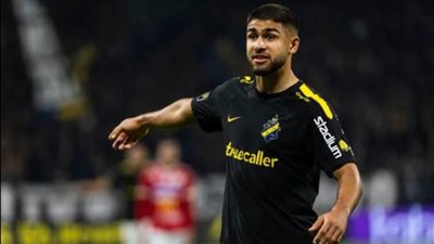 أرقام عمر فرج مهاجم النادي الأهلي المنتظر (إنفوجراف)