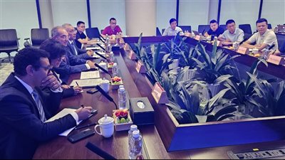 وزير الاتصالات يبحث مع عدد من الشركات الصينية خططها للتوسع في مصر