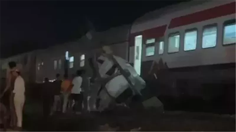  اصطدام مقطورة سيارة