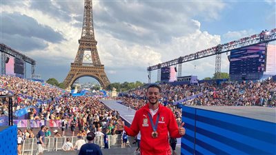 باريس تحتفل ببرونزية بطل السلاح محمد السيد في حديقة الأبطال (صور)
