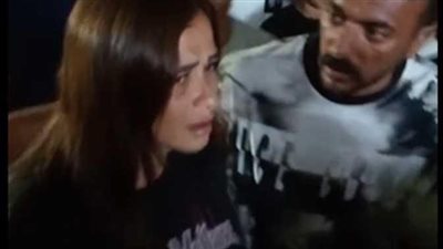 انهيار ياسمين عبد العزيز والعوضي بيواسيها، مشاهد من جنازة المنتجين ضحية حادث الضبعة (صور)