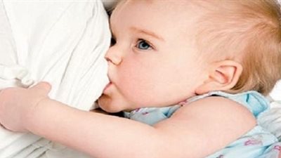 ​هيئة الدواء: الرضاعة الطبيعية تحمي الأم من سرطانات المبيض والثدي