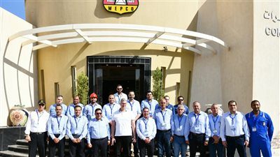 وزير البترول يتفقد أعمال التوسعات بميناء الحمراء 