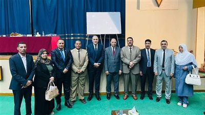 التعليم تبحث مع مديريات مدن القناة مواجهة الكثافة الطلابية (صور) 