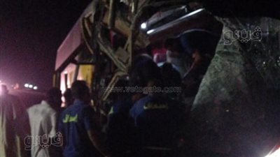 مصرع شخصين وإصابة 22 آخرين في حادث تصادم بمطروح 