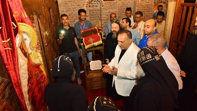 محافظ أسيوط يلتقي قساوسة دير المحرق بالقوصية (صور)