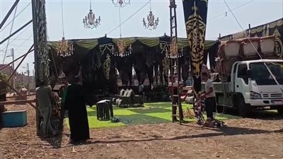 قرية كفر القصار بالغربية تستعد لعزاء المنتجين الثلاثة (صور)