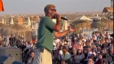 على أنغام إيه اليوم الحلو ده، أحمد سعد يشعل حفله بالساحل الشمالي (صور)