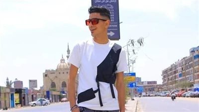 شقيقه مات في نفس المكان، التصريح بدفن جثة شاب صدمته سيارة بالقليوبية