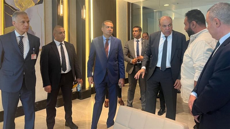 جولة وزير الطيران