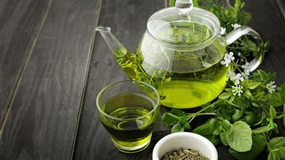 فوائد الشاي الأخضر، لصحة القلب والدماغ ورشاقتك وجمال بشرتك