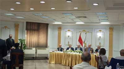 وزير الطيران المدني يكشف حقيقة بيع المطارات المصرية