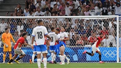 أخبار الرياضة اليوم، منتخب الكرة الطائرة يودع أولمبياد باريس بعد الخسارة، الأهلي يكشف حقيقة مفاوضاته مع لاعب حسنية أغادير، منتخب مصر يفوز على باراجواي بركلات الترجيح ويتأهل لنصف النهائي
