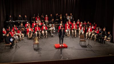 فرقة الأنفوشي تُحيي حفلًا في مهرجان العلمين الجديدة