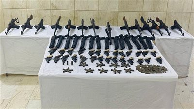 ضبط 58 سلاحا ناريا و12 قضية مخدرات خلال اقتحام أوكار الجريمة بدمياط وأسيوط وأسوان 