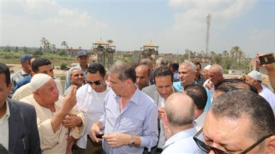 وزير الزراعة يتابع حل مشاكل المزارعين وتوفير الأسمدة بالبحيرة 