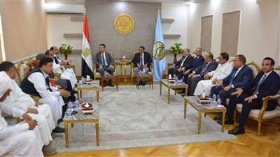 وزير التموين يوجه بتوفير الخبز للمصطافين بمطروح خلال موسم الصيف 