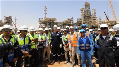 كريم بدوي يتفقد المنطقة البترولية بجنوب الصعيد