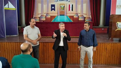 وكيل تعليم دمياط يناقش خطط مواجهة الكثافات الطلابية بالإدارات التابعة