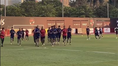 الأهلي يختتم تدريباته استعدادا لمواجهة المقاولون العرب غدا في الدوري الممتاز